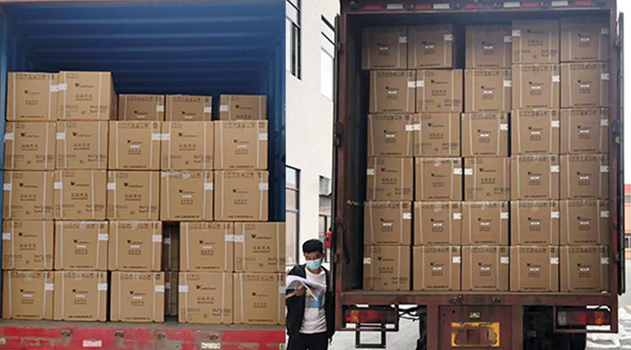 集裝箱裝柜進行時！金環(huán)電器客戶迷你洗衣機順利發(fā)貨！