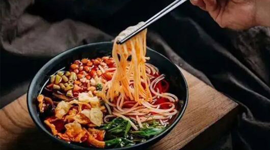 吃螺螄粉衣服上有味道如何快速解決！滾筒衣服烘干機有辦法